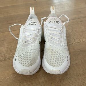 Nike Air 270 size 7 women’s